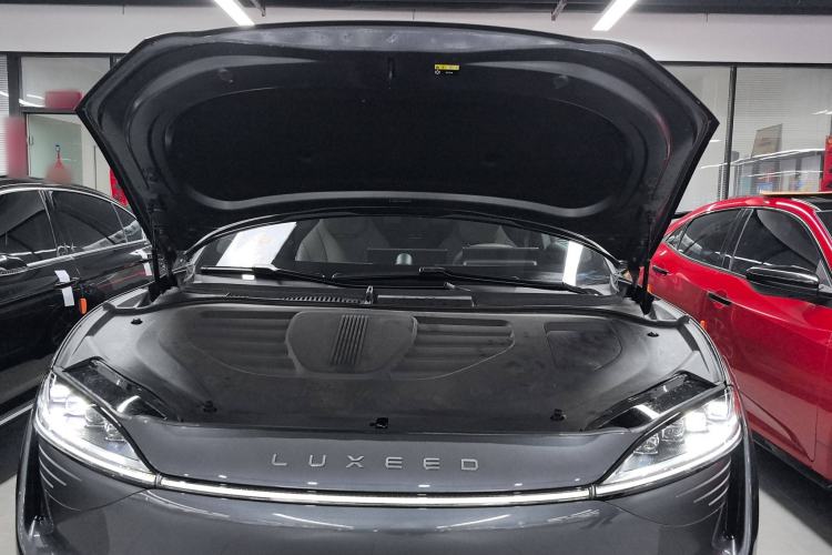 Used Hima Luxeed R7 2025 Range-Extended Version 251 km Max Engine Bay