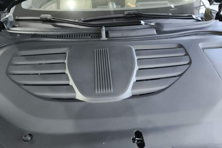 Used Hima Luxeed R7 2025 Extended-Range 331km Ultra Engine Bay