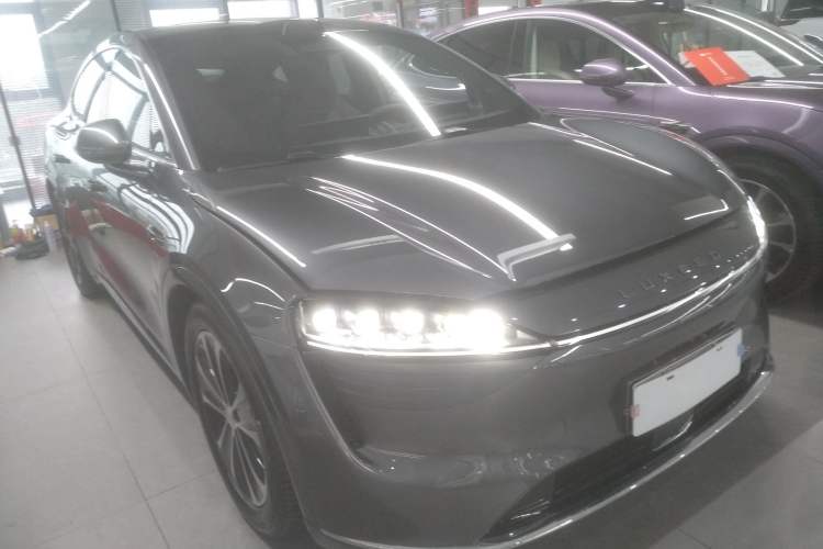 Used Hima Luxeed R7 2025 Range-Extended Version 251 km Max Exterior 2