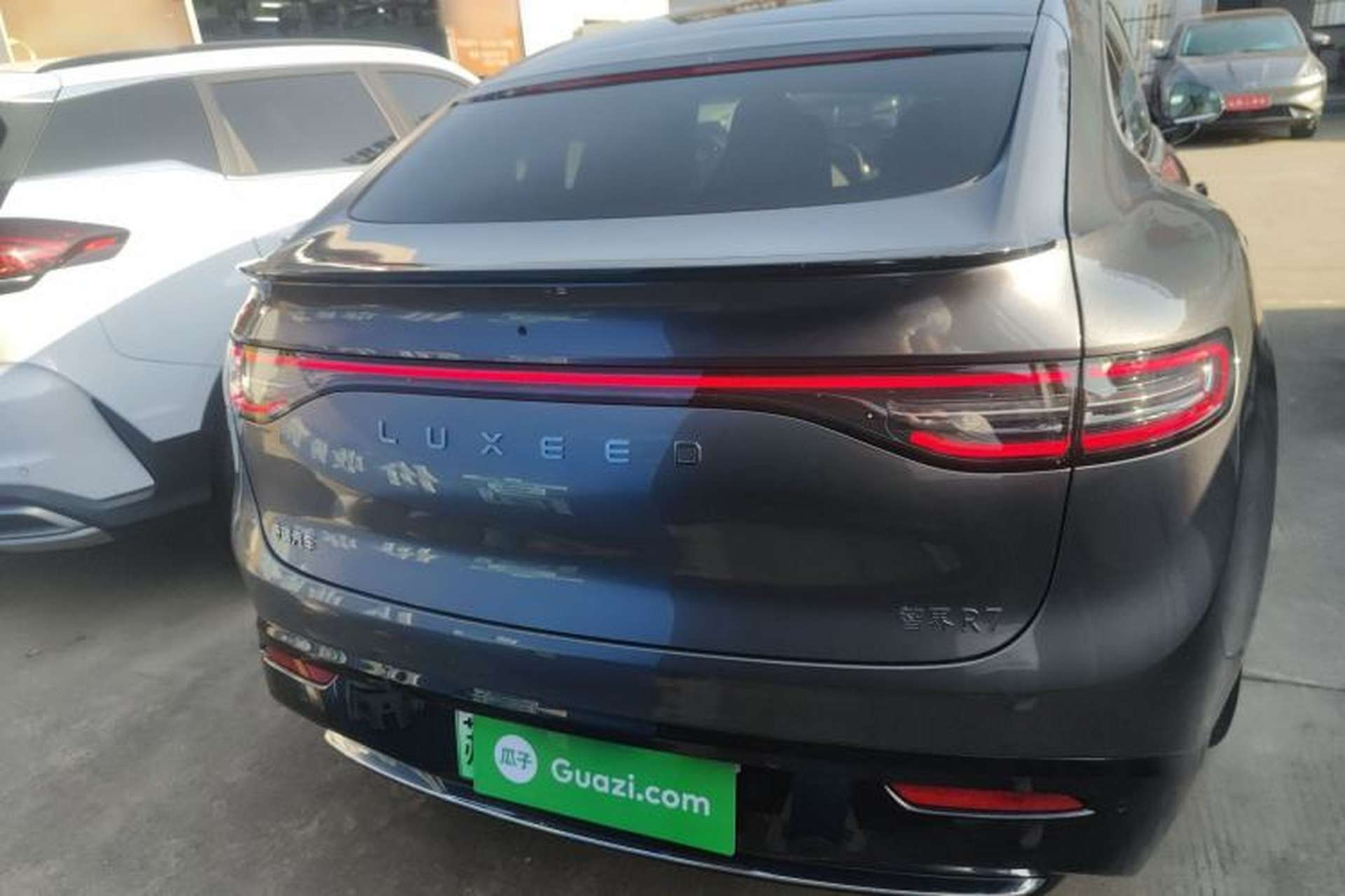 Used Hima Luxeed R7 2025 Range-Extended Version 251 km Max Exterior 4