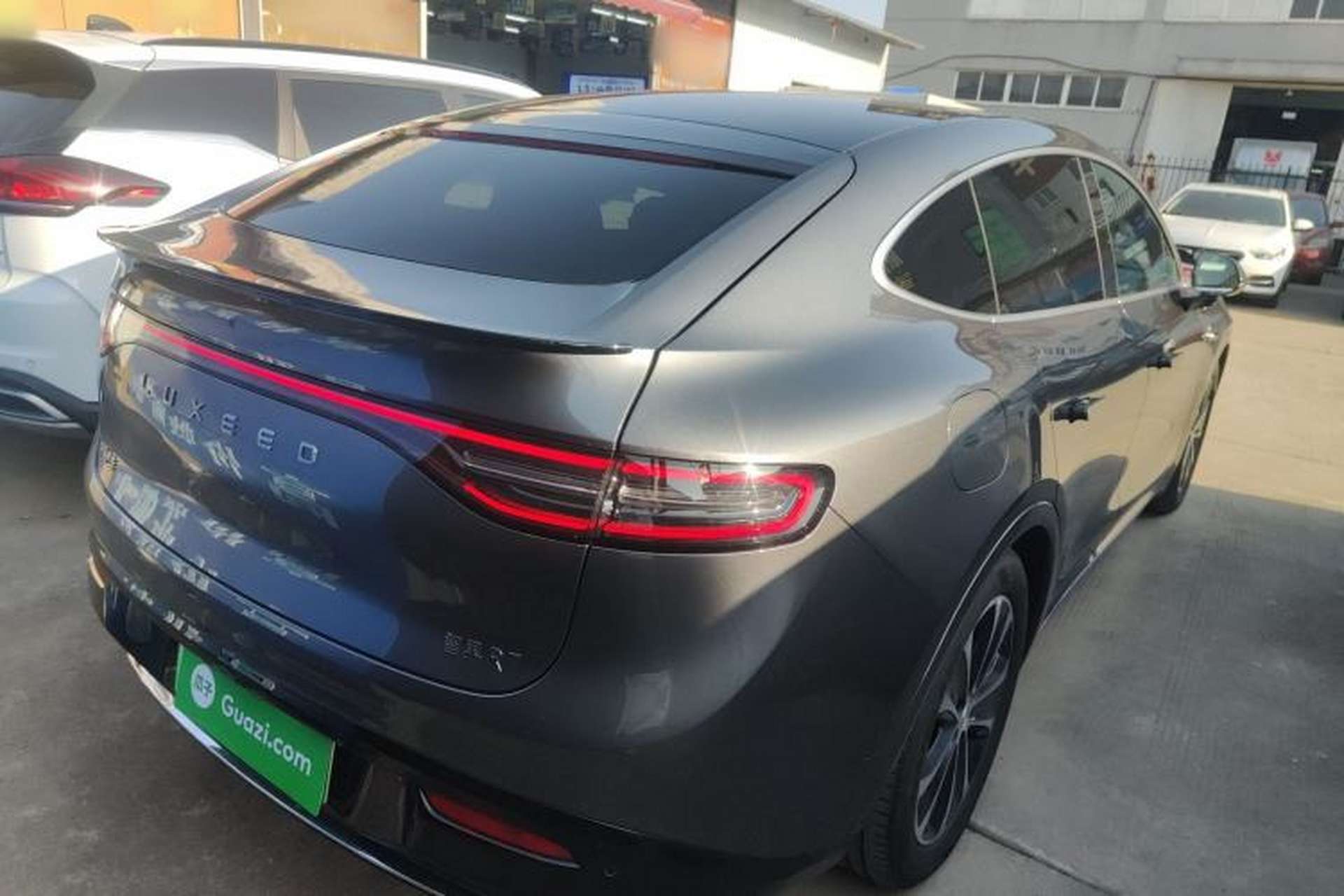 Used Hima Luxeed R7 2025 Range-Extended Version 251 km Max Exterior 5