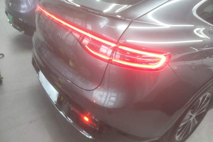 Used Hima Luxeed R7 2025 Range-Extended Version 251 km Max Exterior 6