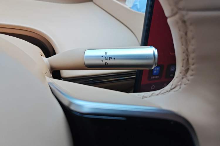 Used Hima Luxeed R7 2025 Extended-Range 251km Pro Gear Lever
