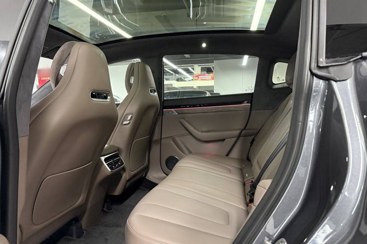 Used Hima Luxeed R7 2025 Range-Extended Version 251 km Max Interior 3