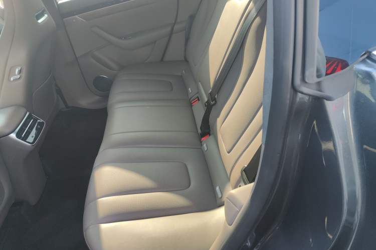 Used Hima Luxeed R7 2025 Range-Extended Version 251 km Max Interior 4