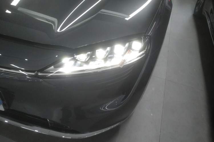 Used Hima Luxeed R7 2025 Range-Extended Version 251 km Max Left Front Headlight