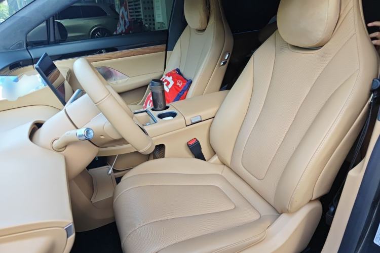 Used Hima Luxeed R7 2025 Extended-Range 251km Pro Left Front Seat