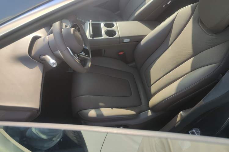 Used Hima Luxeed R7 2025 Range-Extended Version 251 km Max Left Front Seat