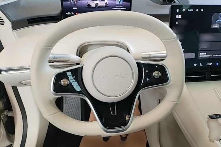 Used Hima Luxeed R7 2025 Range-Extended Version 251 km Max Steering Wheel