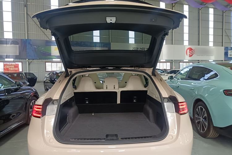 Used Hima Luxeed R7 2025 Range-Extended Version 251 km Max Trunk