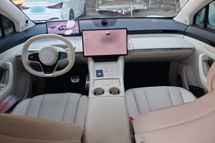 Used Hima Luxeed R7 2025 Range-Extended Version 251 km Max Center Console