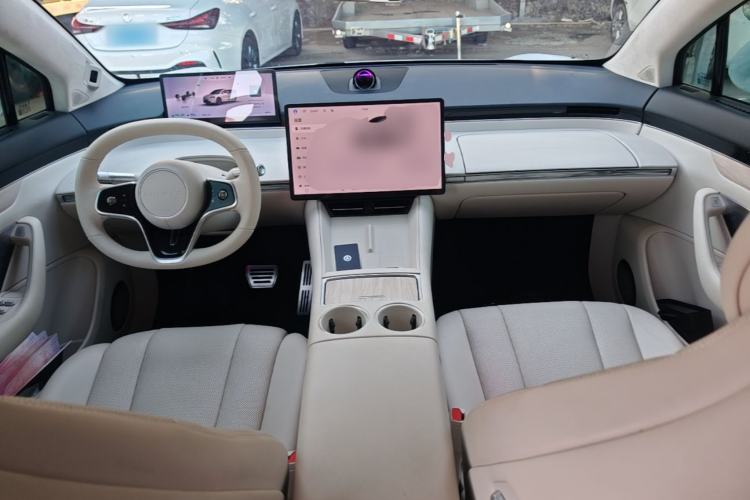 Used Hima Luxeed R7 2025 Range-Extended Version 251 km Max Center Console