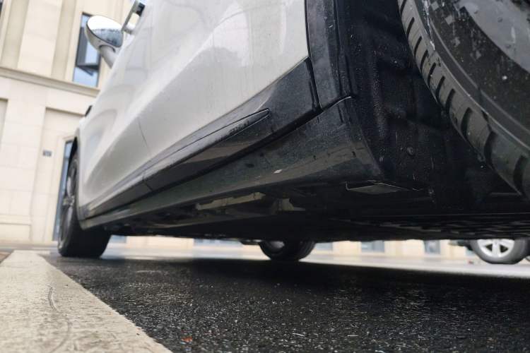 Used Hima Luxeed R7 2025 Extended-Range 331km Ultra Chassis Rear Left