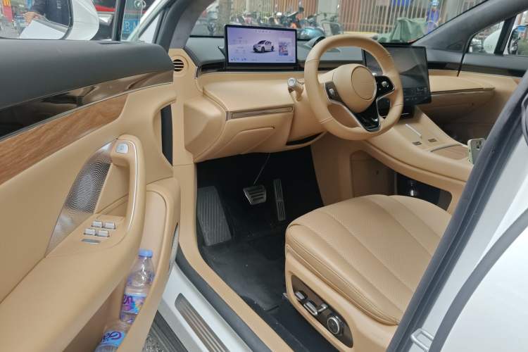 Used Hima Luxeed R7 2025 Range-Extended Version 251 km Max Driver Seat