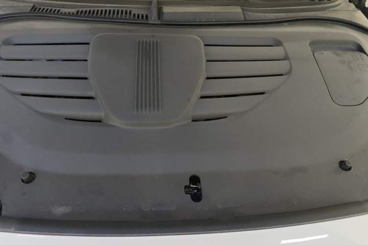 Used Hima Luxeed R7 2025 Range-Extended Version 251 km Max Engine Bay