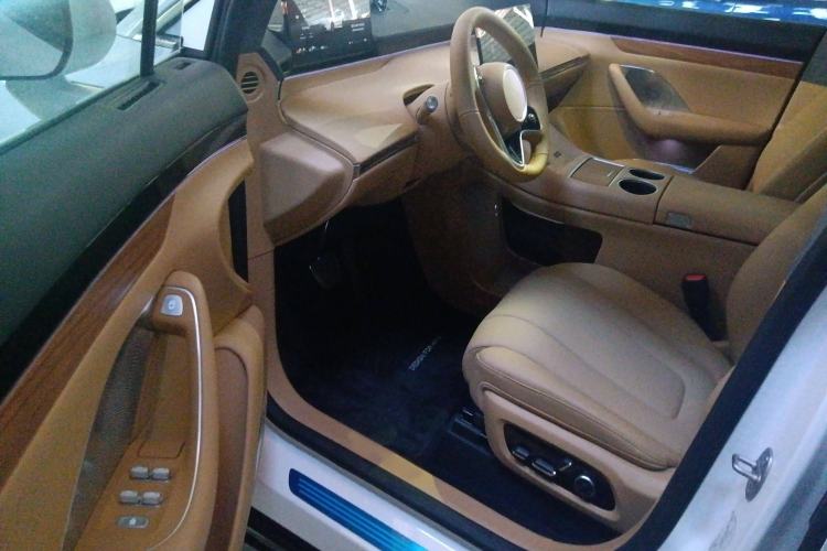 Used Hima Luxeed R7 2025 Extended-Range 251km Pro Interior 2