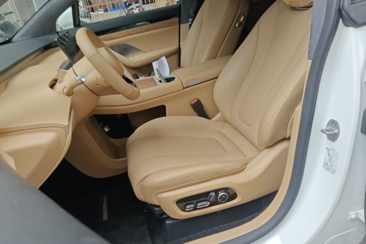Used Hima Luxeed R7 2025 Range-Extended Version 251 km Max Left Front Seat