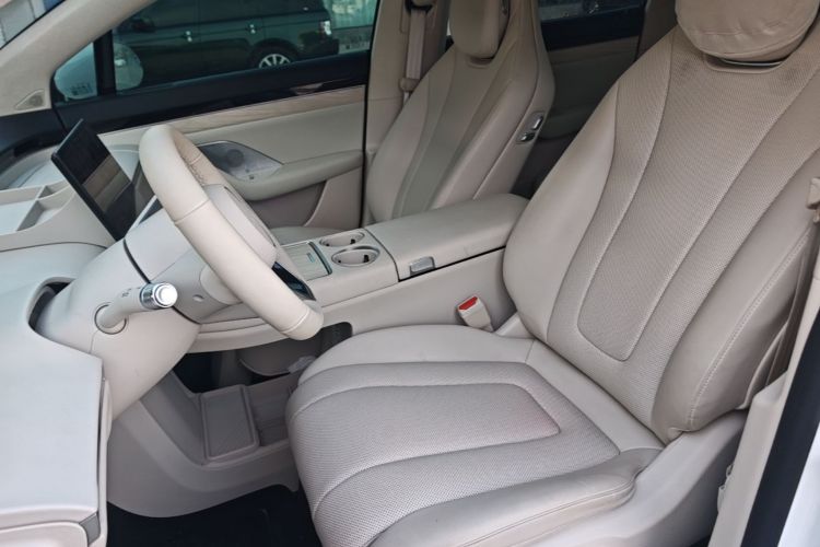 Used Hima Luxeed R7 2025 Range-Extended Version 251 km Max Left Front Seat