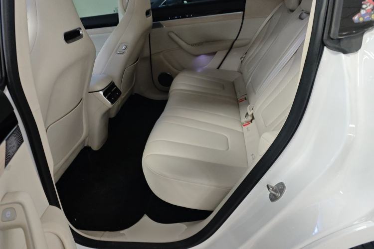 Used Hima Luxeed R7 2025 Range-Extended Version 251 km Max Left Rear Seat
