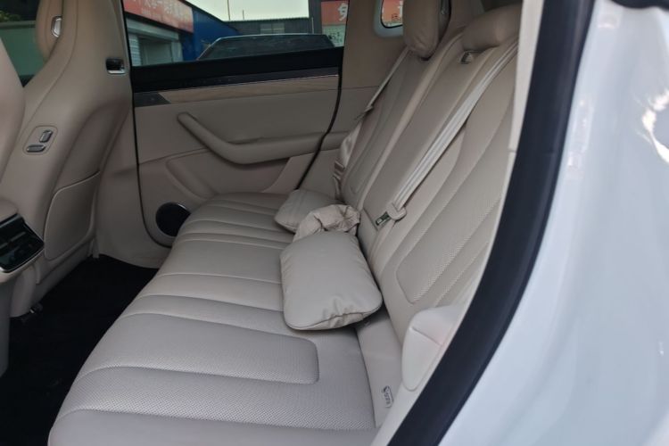 Used Hima Luxeed R7 2025 Range-Extended Version 251 km Max Left Rear Seat