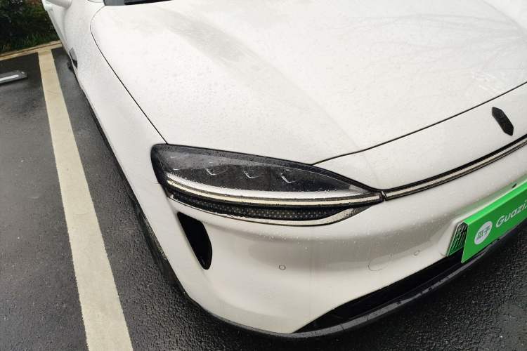 Used Hima Luxeed R7 2025 Extended-Range 331km Ultra Right Front Headlight