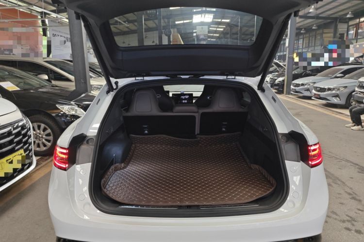 Used Hima Luxeed R7 2025 Range-Extended Version 251 km Max Trunk