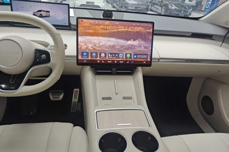 Used Hima Luxeed R7 2025 Range-Extended Version 251 km Max Audio And AC Panel