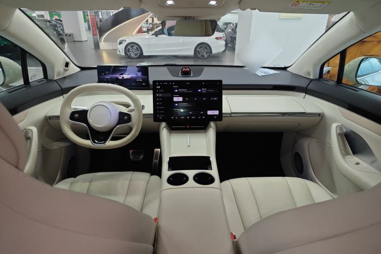 Used Hima Luxeed R7 2025 Range-Extended Version 251 km Max Center Console