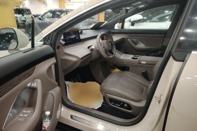 Used Hima Luxeed R7 2025 Range-Extended Version 251 km Max Driver Seat