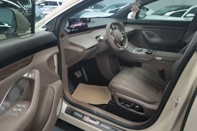 Used Hima Luxeed R7 2025 Range-Extended Version 251 km Max Driver Seat