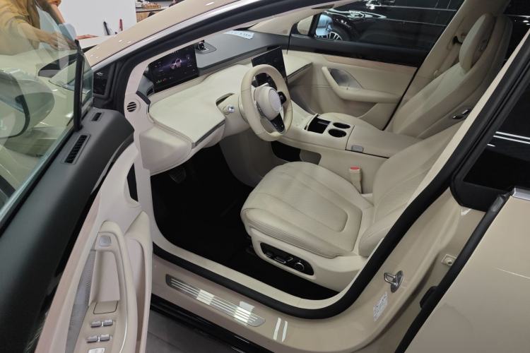 Used Hima Luxeed R7 2025 Range-Extended Version 251 km Max Driver Seat