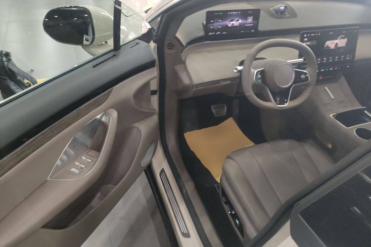 Used Hima Luxeed R7 2025 Range-Extended Version 251 km Max Driver Seat