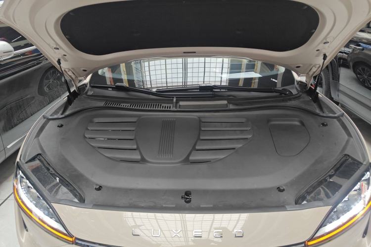 Used Hima Luxeed R7 2025 Range-Extended Version 251 km Max Engine Bay