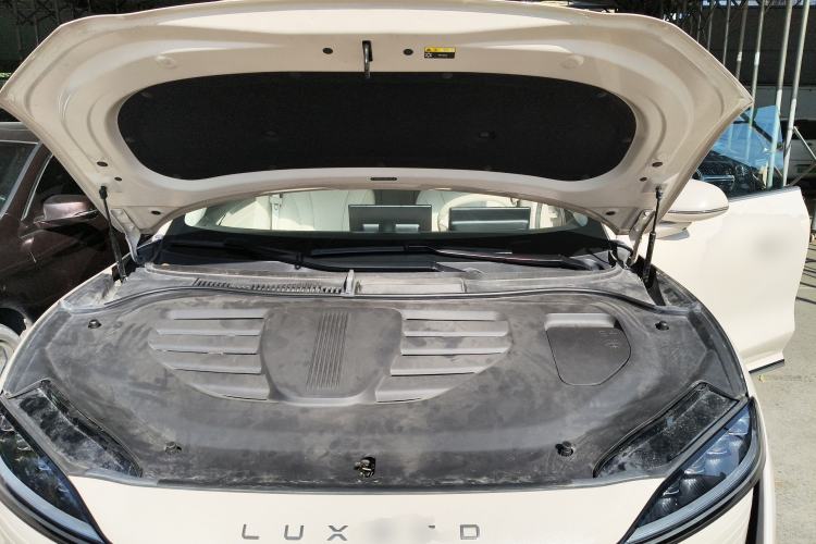 Used Hima Luxeed R7 2025 Range-Extended Version 251 km Max Engine Bay