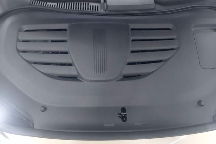 Used Hima Luxeed R7 2025 Range-Extended Version 251 km Max Engine Bay
