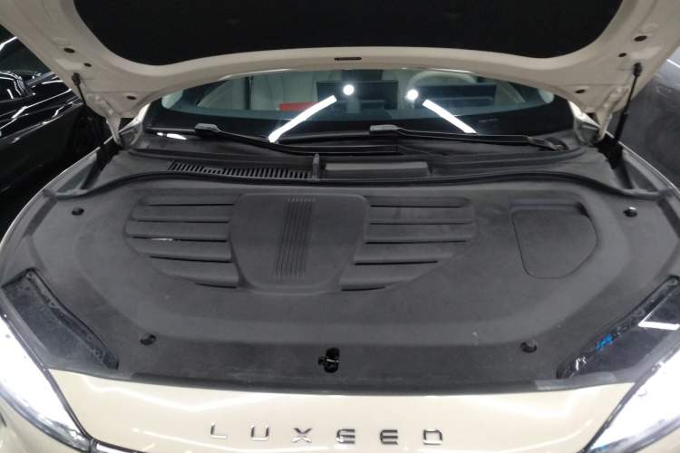 Used Hima Luxeed R7 2025 Range-Extended Version 251 km Max Engine Bay
