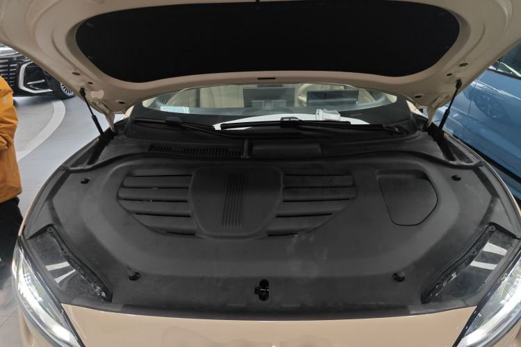 Used Hima Luxeed R7 2025 Range-Extended Version 251 km Max Engine Bay