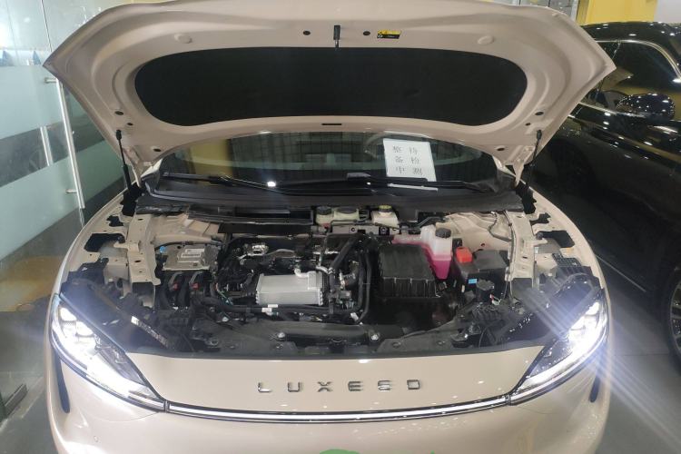 Used Hima Luxeed R7 2025 Range-Extended Version 251 km Max Engine Bay