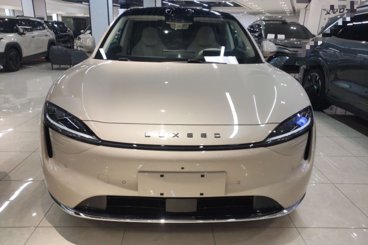 Used Hima Luxeed R7 2025 Range-Extended Version 251 km Max Exterior 1