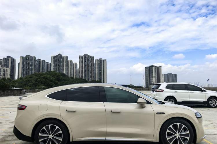 Used Hima Luxeed R7 2025 Range-Extended Version 251 km Max Exterior 2