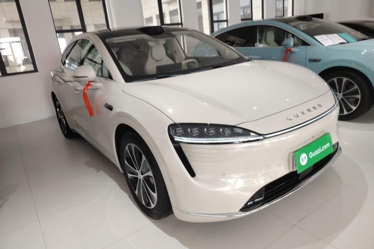 Used Hima Luxeed R7 2025 Range-Extended Version 251 km Max Exterior 2