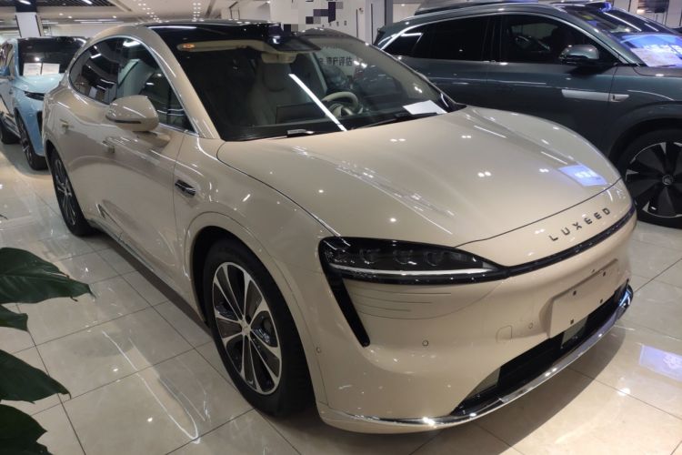 Used Hima Luxeed R7 2025 Range-Extended Version 251 km Max Exterior 2