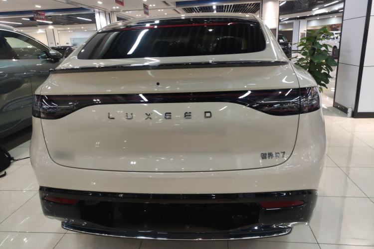 Used Hima Luxeed R7 2025 Range-Extended Version 251 km Max Exterior 4