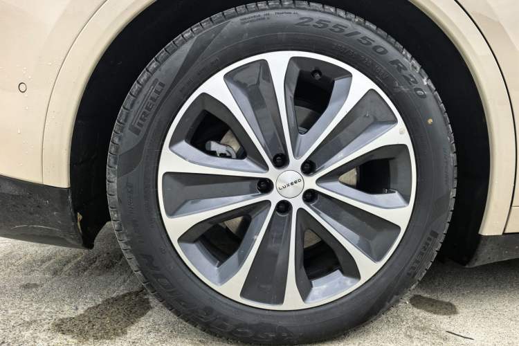 Used Hima Luxeed R7 2025 Range-Extended Version 251 km Max Exterior 5