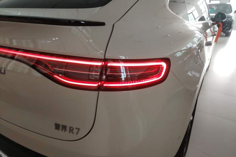 Used Hima Luxeed R7 2025 Range-Extended Version 251 km Max Exterior 6