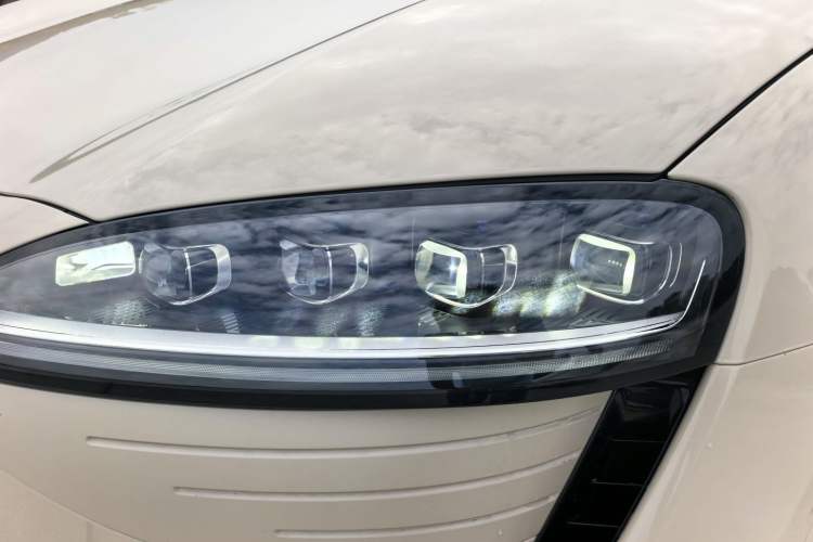Used Hima Luxeed R7 2025 Range-Extended Version 251 km Max Exterior 7
