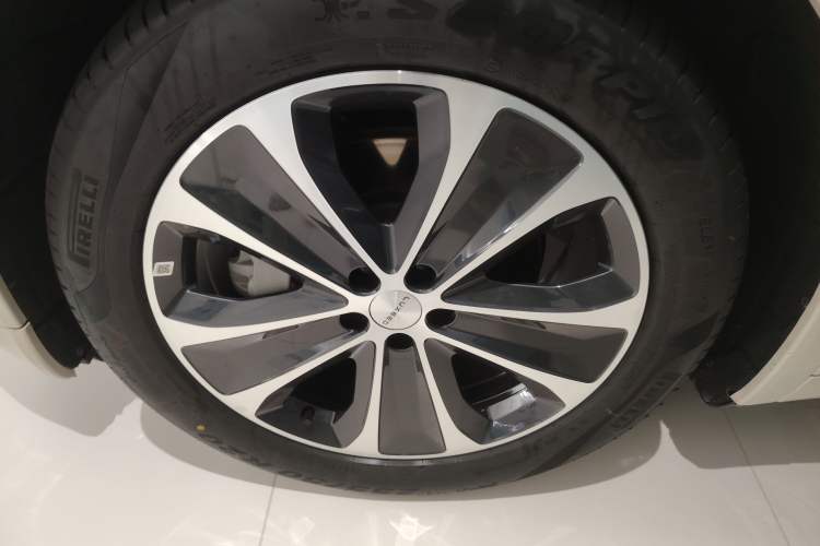 Used Hima Luxeed R7 2025 Range-Extended Version 251 km Max Exterior 7