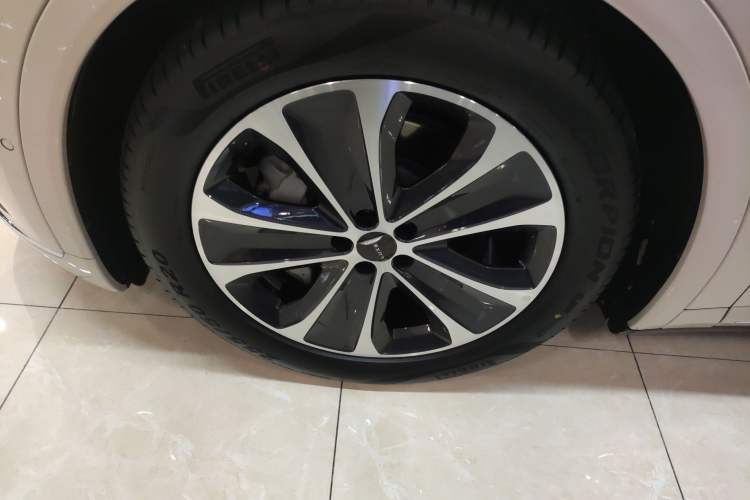 Used Hima Luxeed R7 2025 Range-Extended Version 251 km Max Exterior 7
