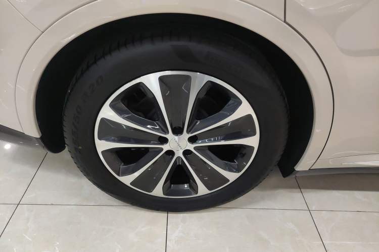 Used Hima Luxeed R7 2025 Range-Extended Version 251 km Max Exterior 8