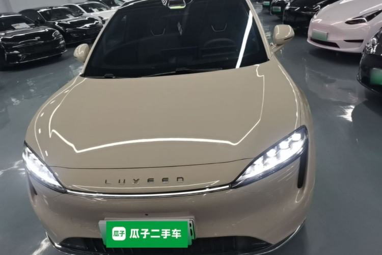 Used Hima Luxeed R7 2025 Range-Extended Version 251 km Max Front